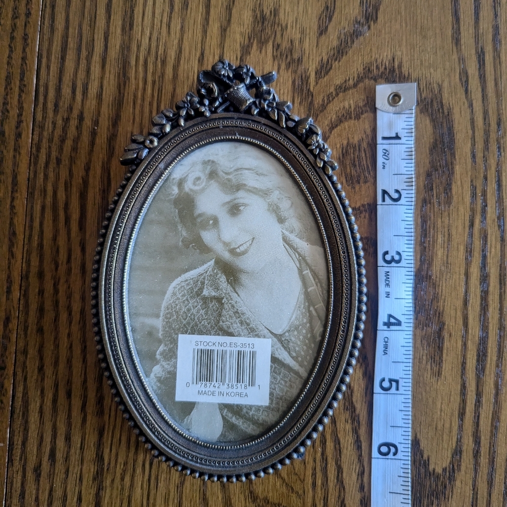 Oval Frame